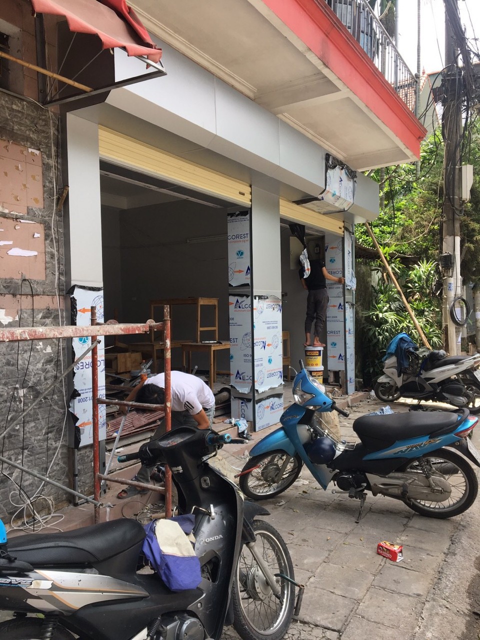 Lắp đặt cửa cuốn tại Nam từ Liêm, Hà nội